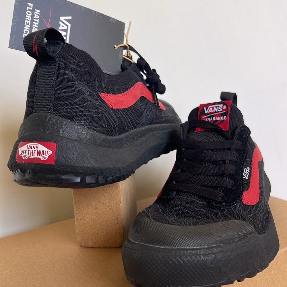 Vans Women’s Ultrarange Vr3 Nathan Florence Black/Red
VN0A4BXB458
SNEAKERS - Picture 10 of 16